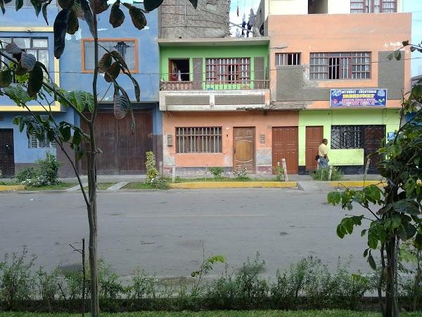 Imagen 1 Edificio Administrativo Universidad Autónoma Santo Domingo foto