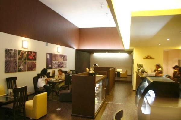 Imagen 101 Cafe Colibri Plaza Kpu foto