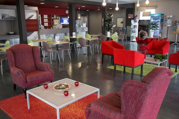 Imagen 2 Aptitud Community Academy At Goss foto