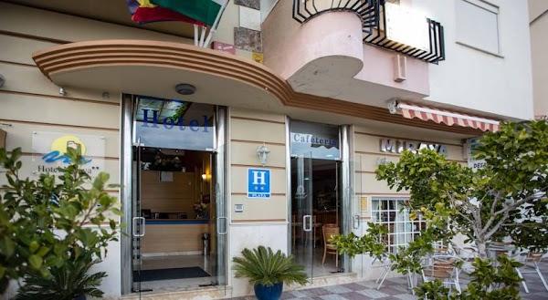 Imagen 52 Happy Hostal Carrales foto