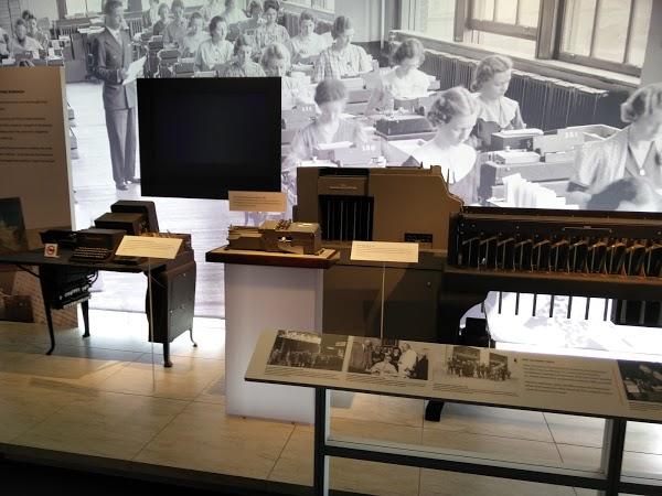 Imagen 38 Centro Cultural Sara Montiel foto