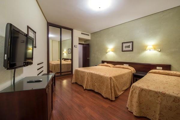 Imagen 51 Polideportivo Municipal Santo Tomás foto