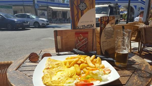 Imagen 158 Tapas Bar Puerto Deportivo Estepona, Halomon foto