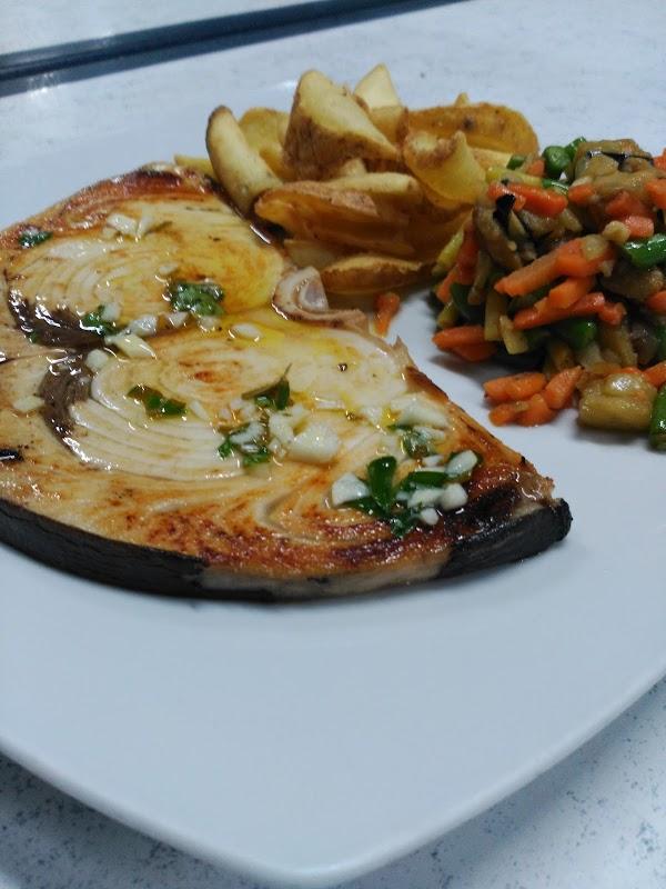 Imagen 160 Tapas Bar Puerto Deportivo Estepona, Halomon foto