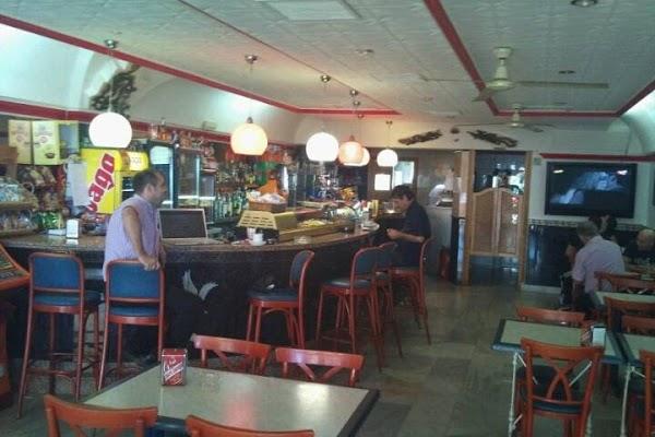 Imagen 21 Tapas Bar Puerto Deportivo Estepona, Halomon foto