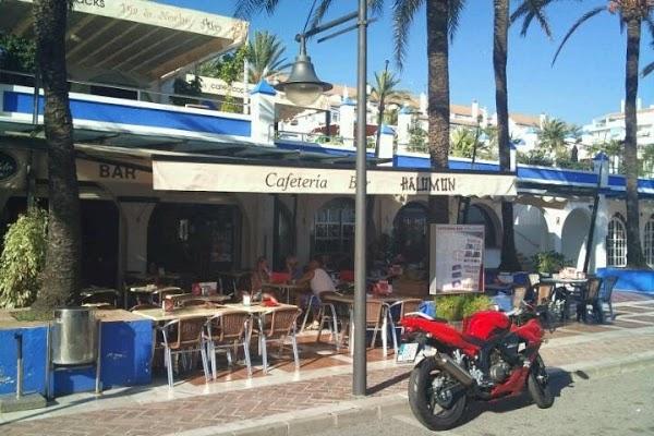 Imagen 42 Tapas Bar Puerto Deportivo Estepona, Halomon foto