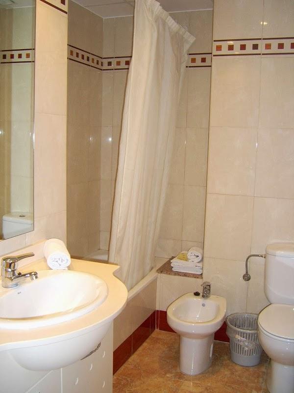 Imagen 30 Lavanderia Tintoreria Do it Clean foto