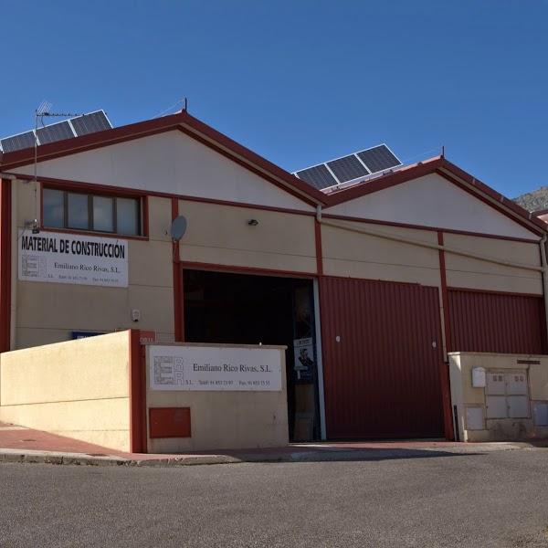 Imagen 15 TIENDA HÍPICA CANALON,Piensos Pajareria Biona foto