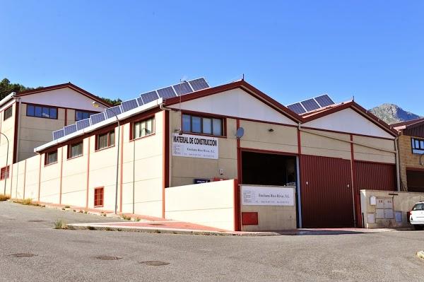 Imagen 3 TIENDA HÍPICA CANALON,Piensos Pajareria Biona foto