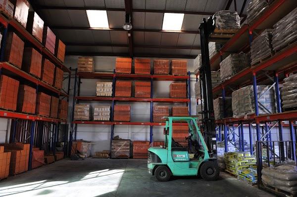 Imagen 5 TIENDA HÍPICA CANALON,Piensos Pajareria Biona foto