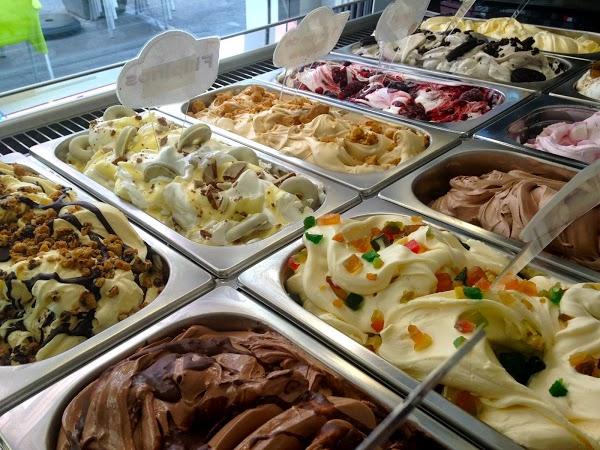 Imagen 69 Shirley, a Wyevale Garden Centre foto