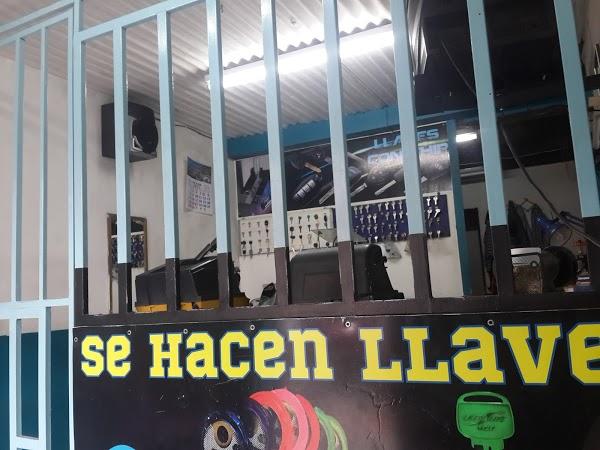 Imagen 12 Candle Factory Store foto