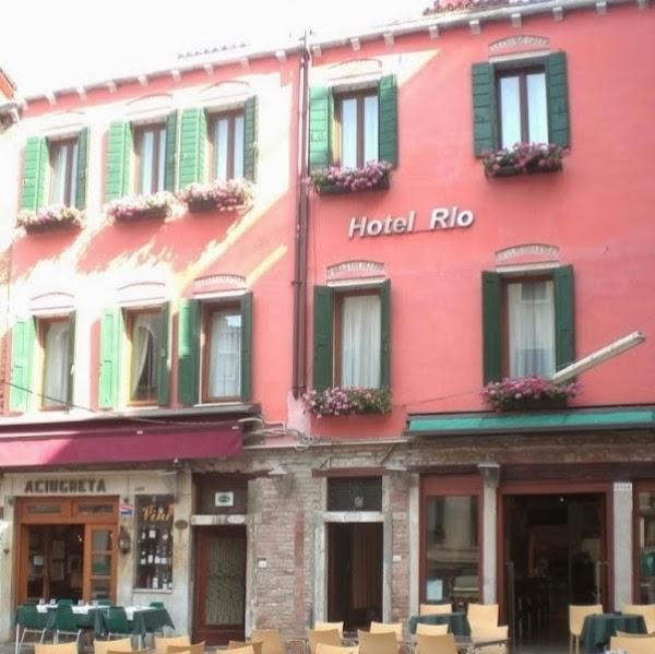 Imagen 1 Super Colmado Vista Hermosa foto