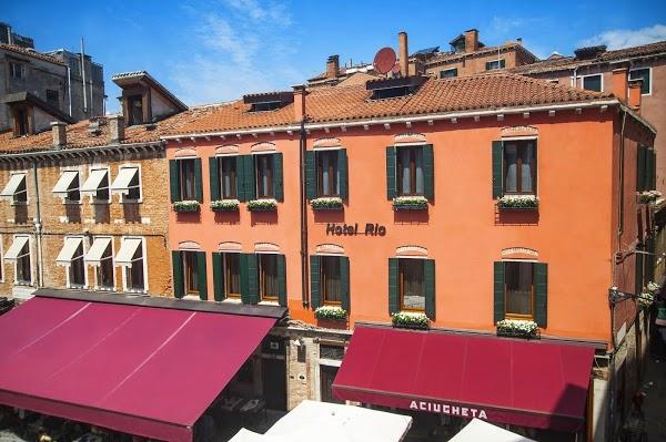 Imagen 2 Super Colmado Vista Hermosa foto