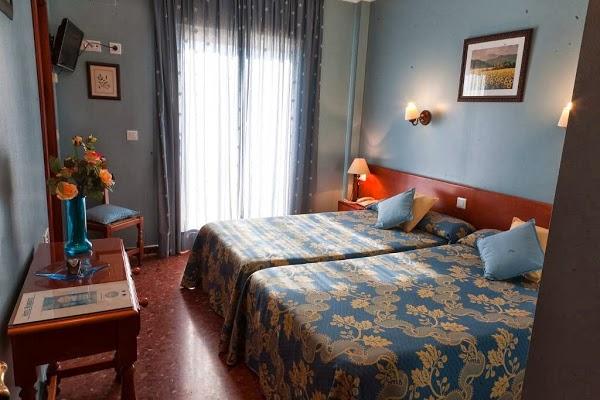 Imagen 18 Comercial Castillo 88 S.A. foto