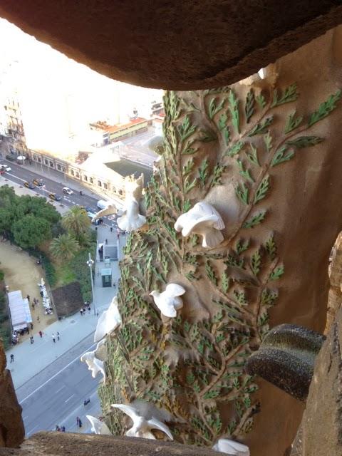 Imagen 1 Plaça de la Sagrada Família foto