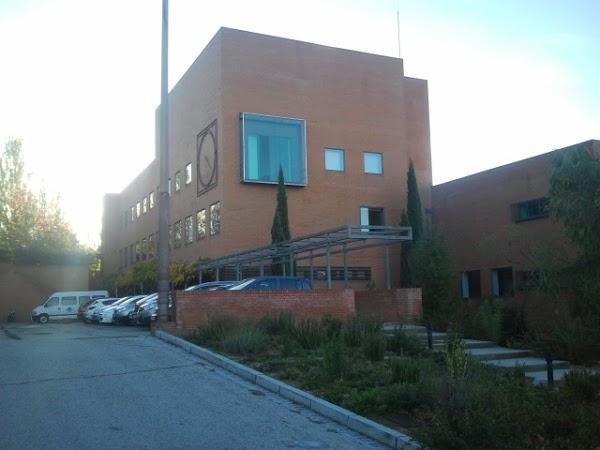Imagen 2 UNED - Centro Asociado Campus de Las Rozas foto