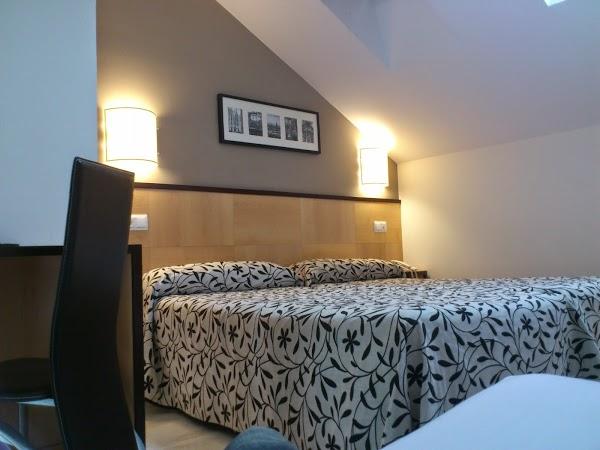 Imagen 6 Hotel Entrearcos foto