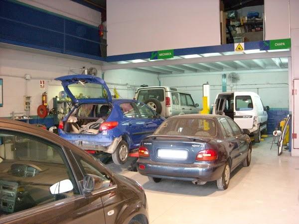 Imagen 12 Europcar Sabadell - Alquiler de Coches foto