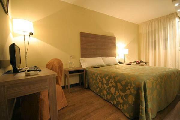 Imagen 2 Notting Hill Tenerife. Traducciones Juradas. foto