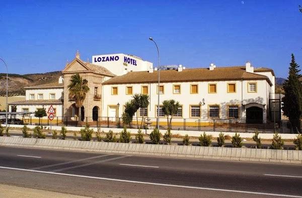 Imagen 4 CENTRO MÉDICO ESTEPONA foto