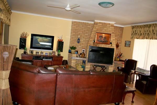 Imagen 10 St Philip the Apostle Church foto