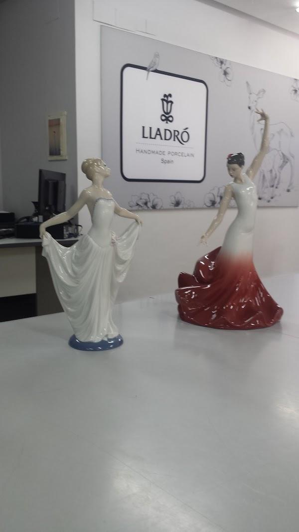 Imagen 15 Roger's Gardens foto