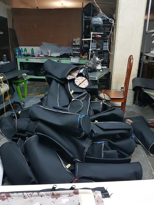 Imagen 59 Uniformes y Artículos Militares foto