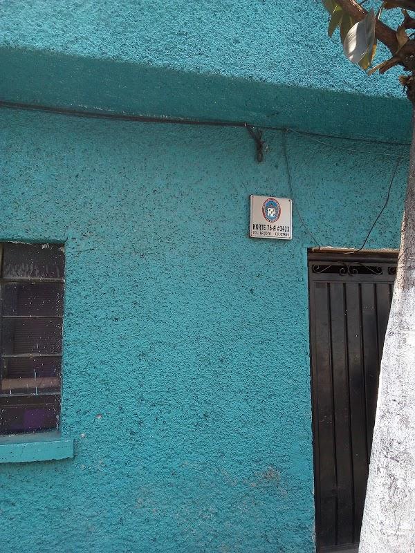 Imagen 72 Uniformes y Artículos Militares foto